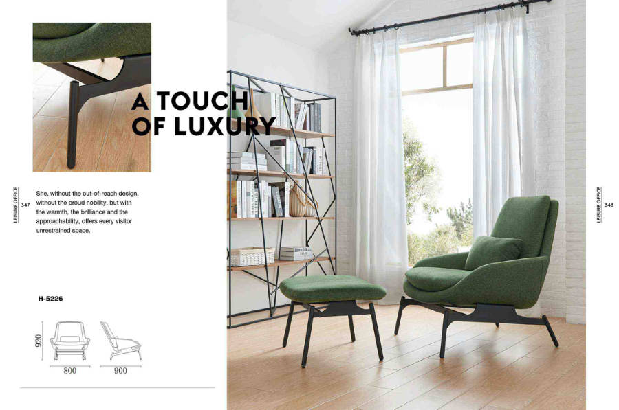 Lounge Chairs · 025