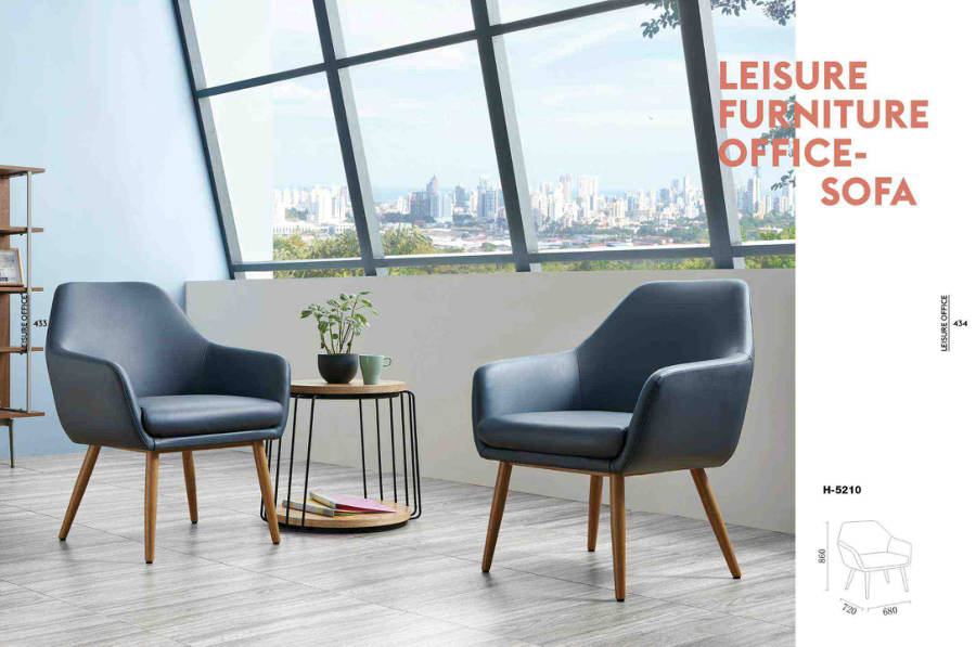 Lounge Chairs · 068