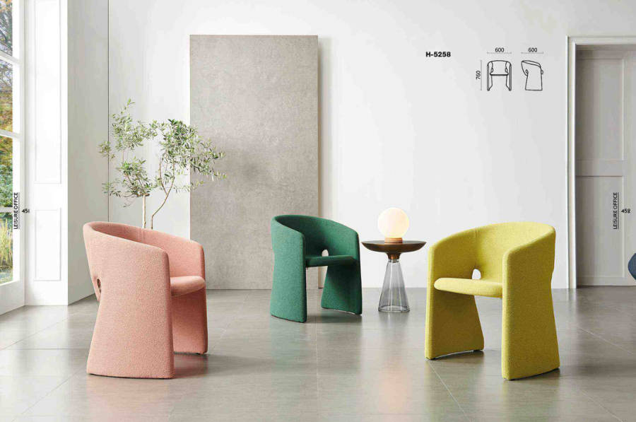 Lounge Chairs · 077